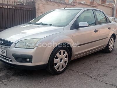 Gris / plata Usado 2006 Ford Focus Trend Berlina | 2350 € (Super precio)