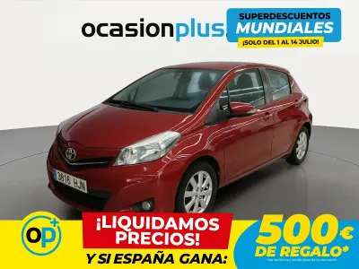 Usado Toyota Yaris Active 69 CV (50 kW) 2012 Rojo Utilitario