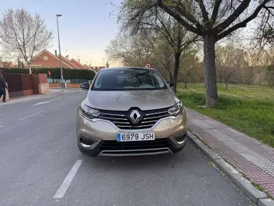 Usado Renault Espace Zen 159 CV (116 kW) 2016 Marrón Monovolumen