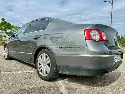 Usado VW Passat Sportline 140 CV (102 kW) 2007 Gris / plata Berlina