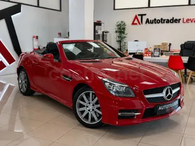 Usado Mercedes SLK250 204 CV (150 kW) 2012 Rojo Descapotable