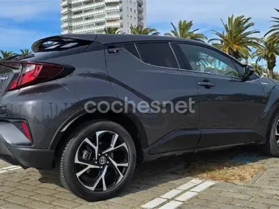 Usado Toyota C-HR Advance 122 CV (89 kW) 2021 Gris / plata SUV