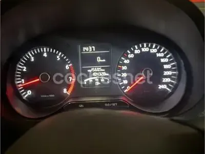 Usado VW Polo Advance 85 CV (62 kW) 2010 Negro Utilitario