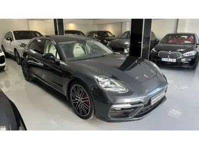Usado Porsche Panamera Turbo Sport Turismo Sport Turismo 550 CV (404 kW) 2019 Gris Familiar