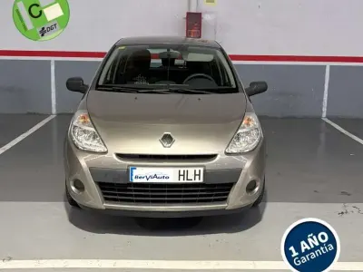 Usado Renault Clio 75 CV (55 kW) 2012 Beige Utilitario