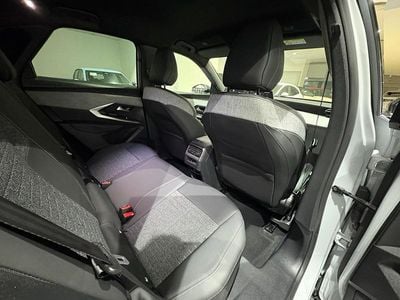 Usado Peugeot 3008 Allure 136 CV (100 kW) 2025 Blanco SUV