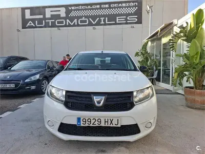 Usado Dacia Sandero Ambiance 75 CV (55 kW) 2014 Blanco Berlina