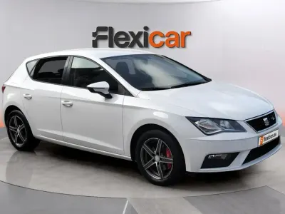 Usado Seat Leon Style 115 CV (84 kW) 2018 Blanco Berlina