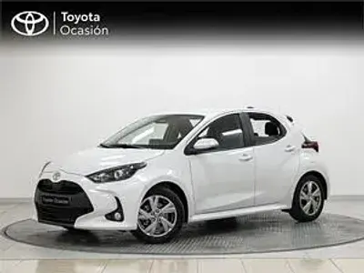 Usado Toyota Yaris Active 116 CV (85 kW) 2025 Blanco Utilitario