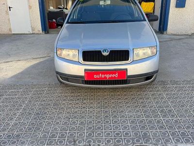 Gris Usado 2001 Skoda Fabia Comfort Berlina | 2495 € (Precio justo)