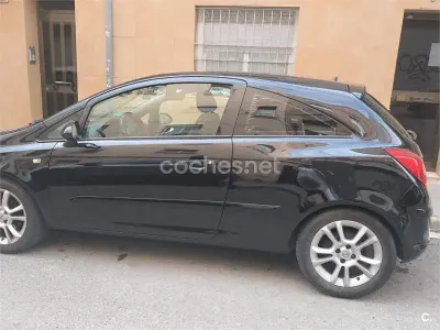 Usado Opel Corsa Sport 90 HP (66 kW) 2007 Preto Citadino