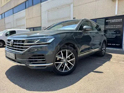 Usado VW Touareg Pure 231 CV (169 kW) 2020 Gris / plata SUV