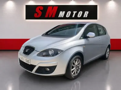Usado Seat Altea Style 105 CV (77 kW) 2009 Gris / plata Monovolumen