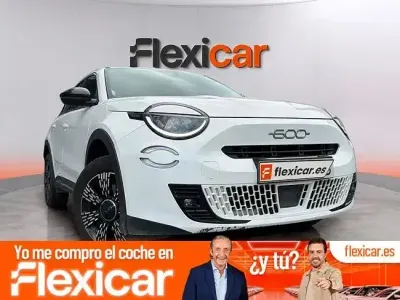 Usado Fiat 600 100 CV (73 kW) 2025 Blanco SUV