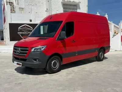 Usado Mercedes Sprinter 143 CV (105 kW) 2019 Rojo Van