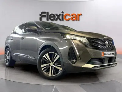Usado Peugeot 3008 Allure 131 CV (96 kW) 2021 Gris SUV