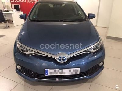 Usado Toyota Auris Hybrid 136 CV (100 kW) 2015 Azul Berlina