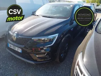 Usado Renault Arkana Techno 140 CV (102 kW) 2024 Negro SUV