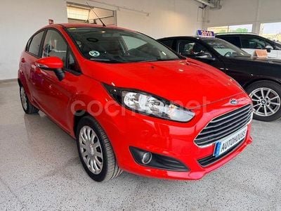 Rojo Usado 2015 Ford Fiesta Trend Berlina | 7950 € (Precio justo)