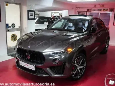 Usado Maserati Levante 580 CV (426 kW) 2020 Gris / plata SUV