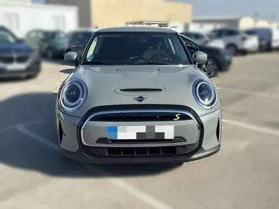 Usado Mini Cooper SE 135 kW (184 CV) 2022 Gris Utilitario
