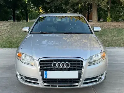 Usado Audi A4 S-Line 130 CV (95 kW) 2005 Gris / plata Berlina