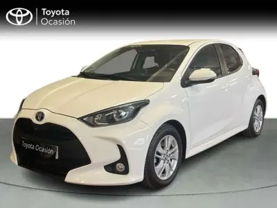 Usado Toyota Yaris Active 116 CV (85 kW) 2022 Blanco Utilitario
