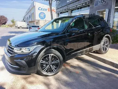 Usado VW Tiguan Life 150 CV (110 kW) 2021 Negro SUV