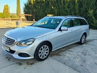 Usado Mercedes E200 150 CV (110 kW) 2017 Gris / plata Familiar