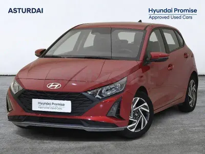 Usado Hyundai i20 100 CV (73 kW) 2025 Rojo Utilitario