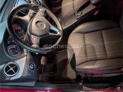 Usado Mercedes B180 109 CV (80 kW) 2014 Rojo Utilitario