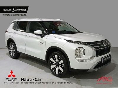 Blanco Nuevo 2025 Mitsubishi Outlander P-HEV | 45.400 € (Precio justo)