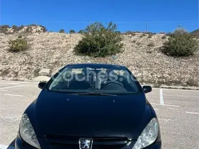 Usado Peugeot 307 CC 110 CV (80 kW) 2004 Negro Descapotable