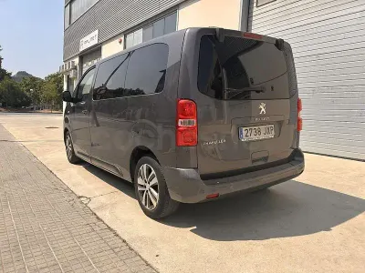 Usado Peugeot Traveller Business-Line 115 CV (84 kW) 2017 Beige Monovolumen