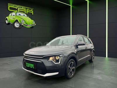Usado Kia Niro 129 CV (94 kW) 2024 Gris / plata SUV
