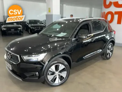 Usado Volvo XC40 Momentum 262 CV (192 kW) 2021 Negro SUV