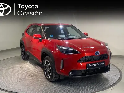 Używany Toyota Yaris Cross Active 116 KM (85 kW) 2022 Czerwony SUV