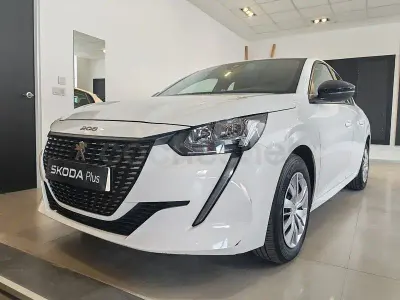 Usado Peugeot 208 Active 100 CV (73 kW) 2022 Blanco Utilitario