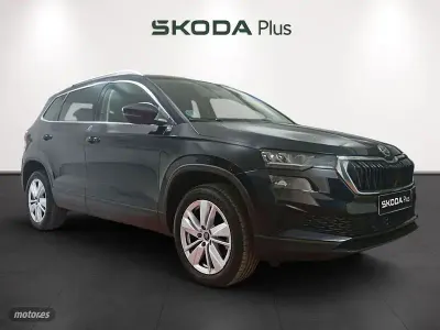 Usado Skoda Karoq Selection 150 CV (110 kW) 2025 Negro SUV
