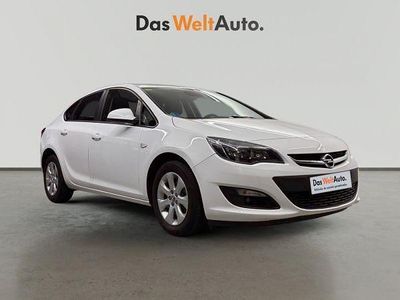 Usado Opel Astra Elegance 140 CV (102 kW) 2018 Blanco Berlina