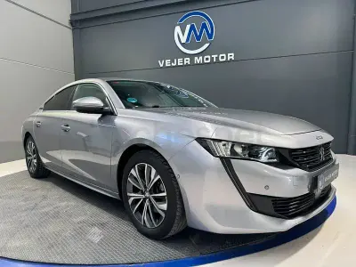 Usado Peugeot 508 Allure 131 CV (96 kW) 2021 Gris / plata Berlina