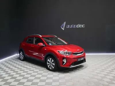 Usado Kia Stonic 99 CV (72 kW) 2023 Rojo SUV