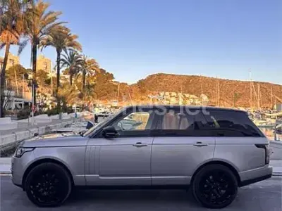Begagnad Land Rover Range Rover Vogue 340 HK (250 kW) 2015 Grå SUV