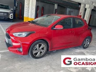 Usado Toyota Yaris Hybrid Active 116 CV (85 kW) 2025 Rojo Utilitario