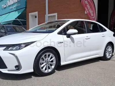Usado Toyota Corolla Business Edition 122 CV (89 kW) 2022 Blanco Berlina