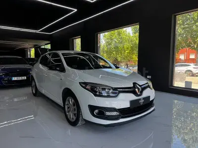 Usado Renault Mégane Coupé LIMITED 116 CV (85 kW) 2016 Blanco Coupe