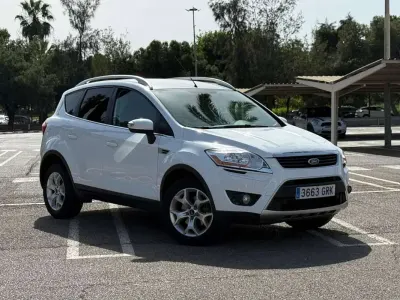 Usado Ford Kuga Trend 136 CV (100 kW) 2009 Blanco SUV