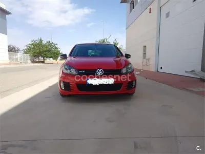 Usado VW Golf VII Sport 105 CV (77 kW) 2012 Rojo Berlina
