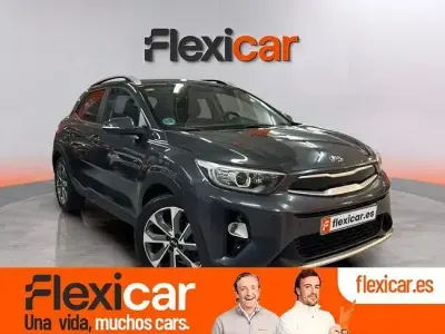 Usado Kia Stonic 100 CV (73 kW) 2019 Gris SUV