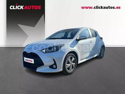 Blanco Usado 2025 Toyota Yaris Hybrid Active Berlina | 22.950 € (Un poco caro)